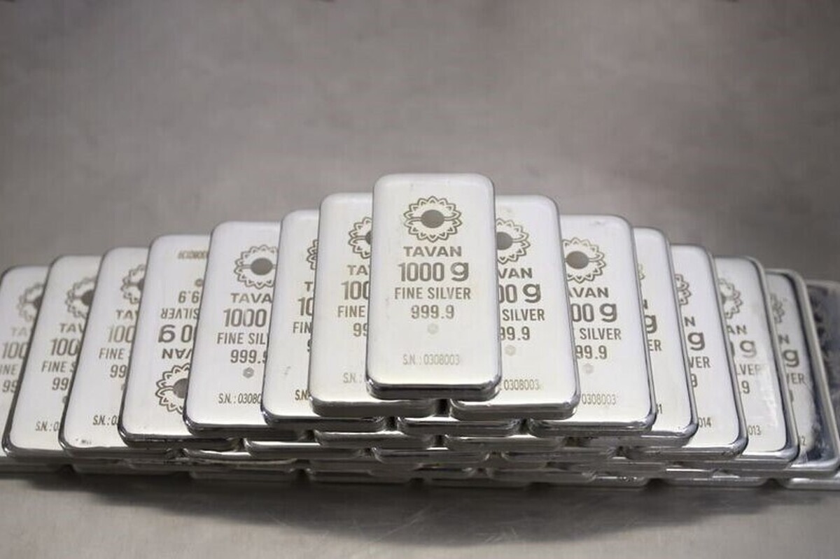از «چرا نقره؟» تا ۱۰ هزار میلیار تومان معامله/ روایت حضور یک ساله نقره در بورس از «چرا نقره؟» تا ۱۰ هزار میلیار تومان معامله/ روایت حضور یک ساله نقره در بورس