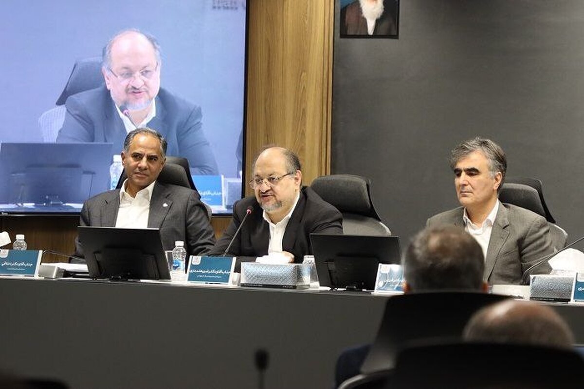 بانک مرکزی مسیر تأمین مالی پتروشیمیها را نیز هموار کرد/ اوراق یک میلیارد و ۵۰ میلیون دلاری برای ۶ پروژه مهم پتروشیمی کشور بانک مرکزی مسیر تأمین مالی پتروشیمیها را نیز هموار کرد/ اوراق یک میلیارد و ۵۰ میلیون دلاری برای ۶ پروژه مهم پتروشیمی کشور