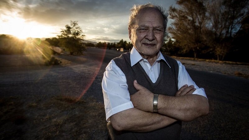 فردی که ۱۰% سهام اپل را ۸۰۰ دلار فروخت، و ۴۰۰ میلیارد دلار ضرر کرد!